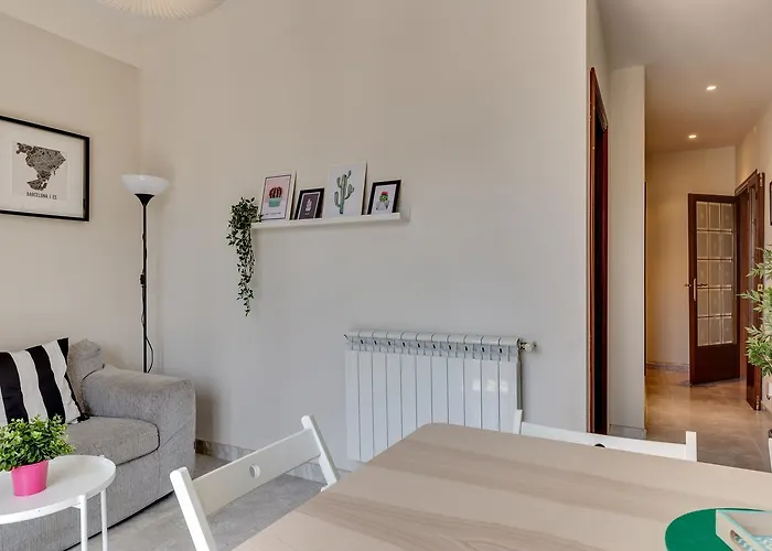 Appartamento 4 Bedroom High-rise Amazing Views!
